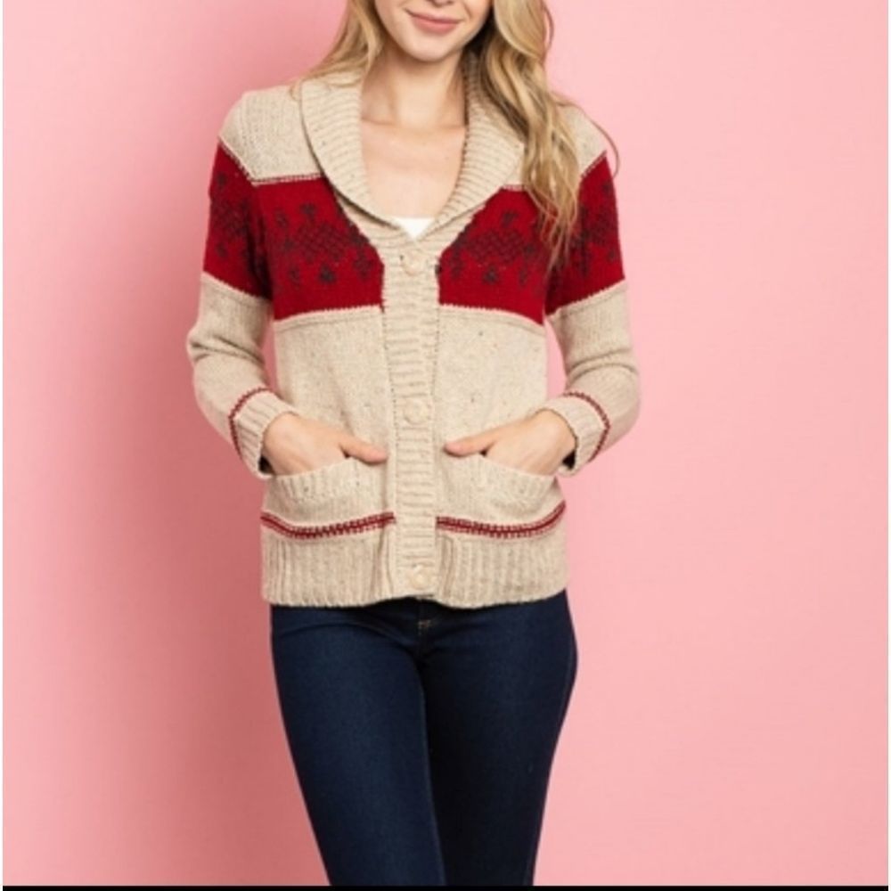 🆕️Wine Color-Block Sweater🆕️